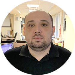 Начальник отдела продаж Рязанов Вадим